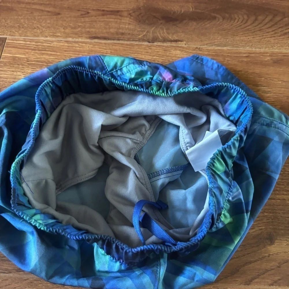 Old Navy Active go-dry cool lined shorts in size S